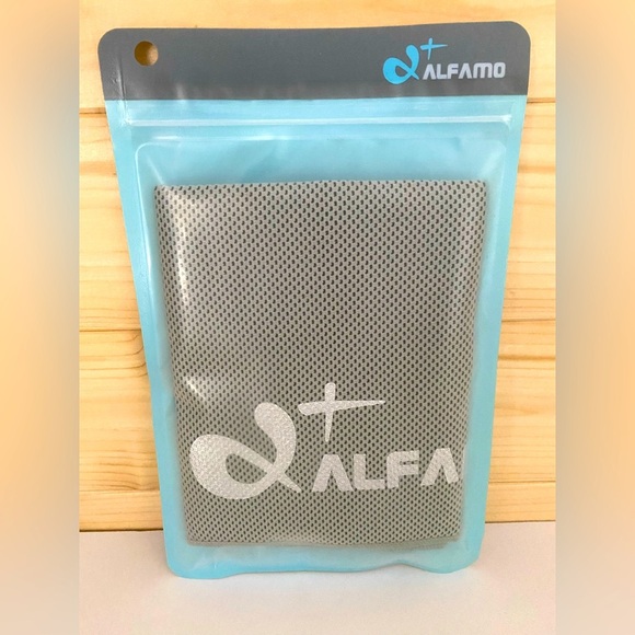 NEW ALFAMO Instant Cooling Towel for Sports, Workouts, Exercise, Yoga Versatile - Picture 1 of 5